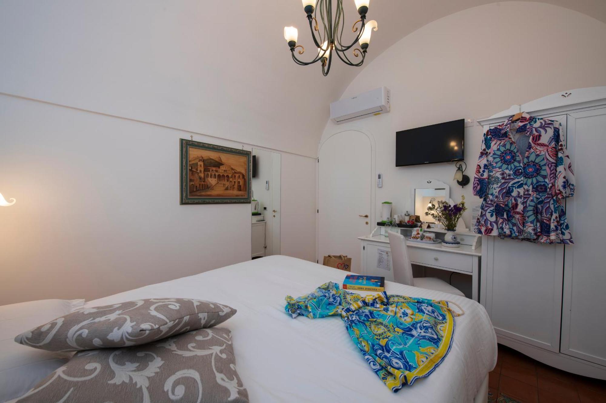 Aparthotel Antica Repubblica In Amalfi Center At 100Mt From The Sea Zewnętrze zdjęcie