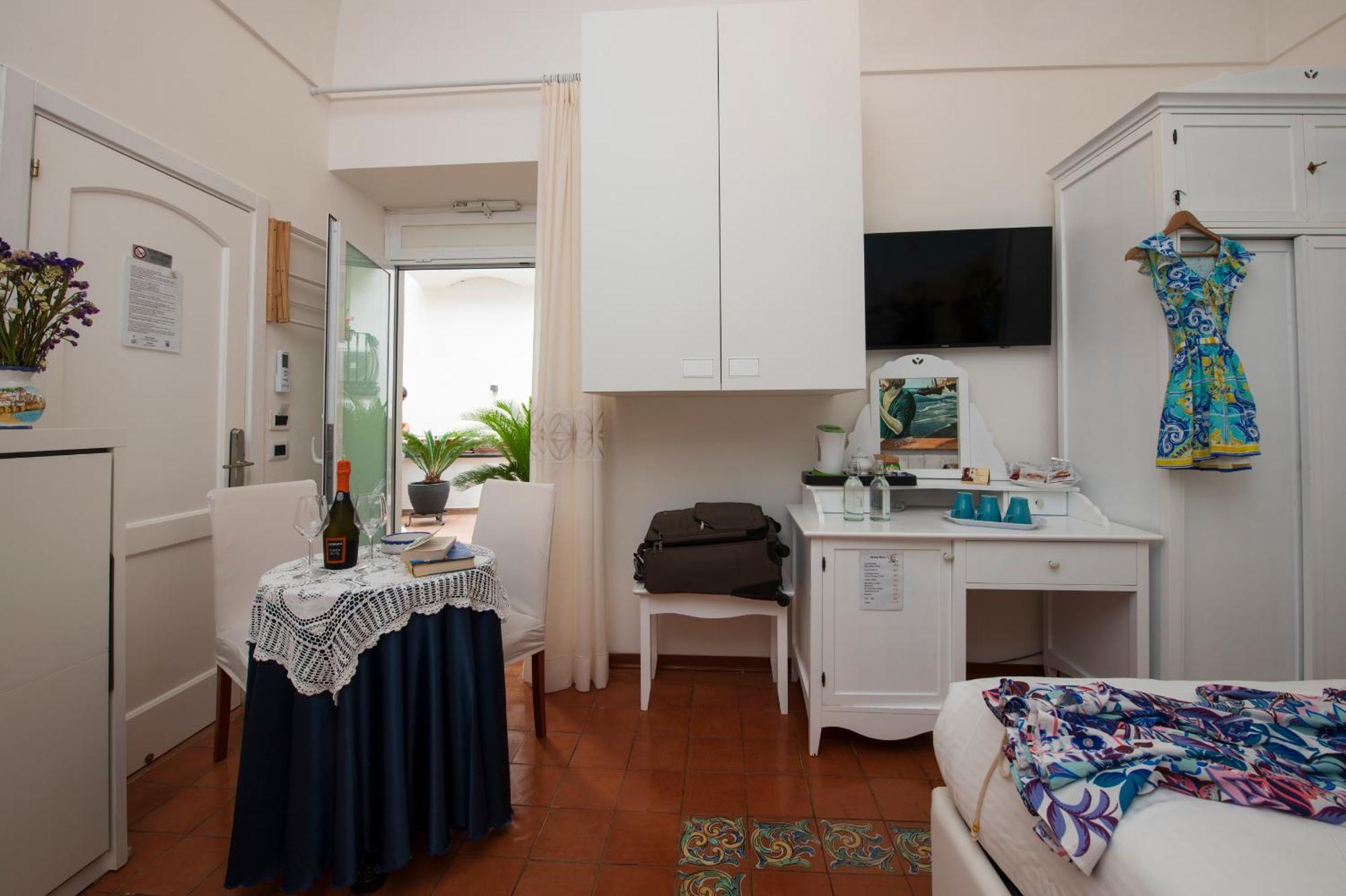 Aparthotel Antica Repubblica In Amalfi Center At 100Mt From The Sea Zewnętrze zdjęcie
