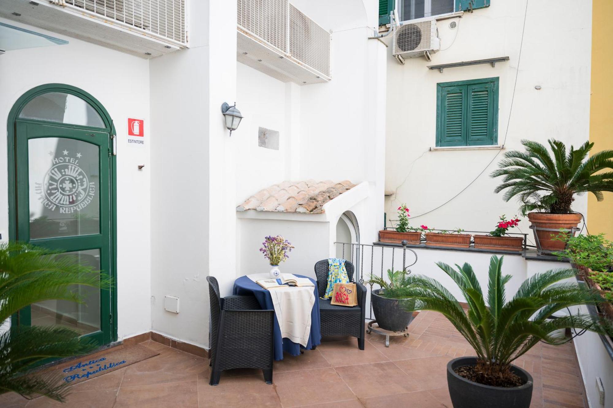 Aparthotel Antica Repubblica In Amalfi Center At 100Mt From The Sea Zewnętrze zdjęcie